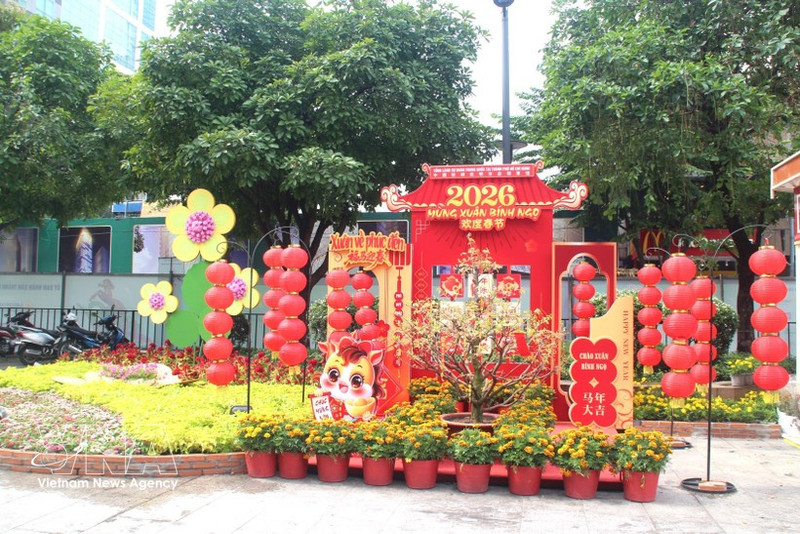 La rue des fleurs Nguyen Hue du Têt du Cheval. Photo : VNA.