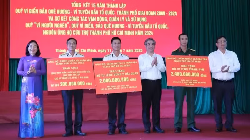 mat-tran-8310.jpg