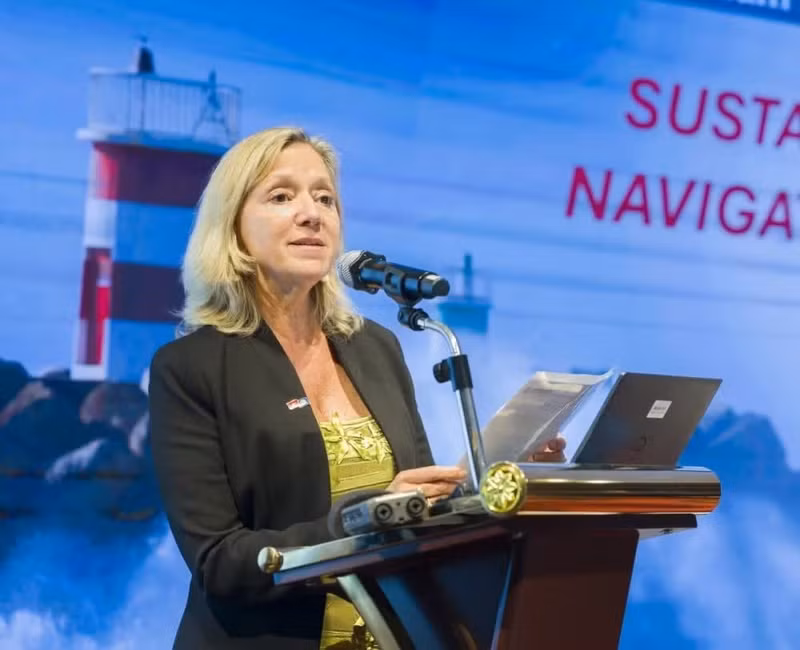 Mariam J. Sherman, directrice nationale de la Banque mondiale pour le Vietnam, le Cambodge et le Laos s’exprime lors du lancement de la Mise à jour économique pour le Vietnam en mai 2026. Photo : VNA.