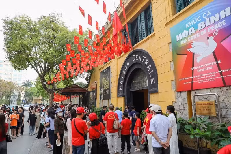 nha-tu-hoa-lo.jpg