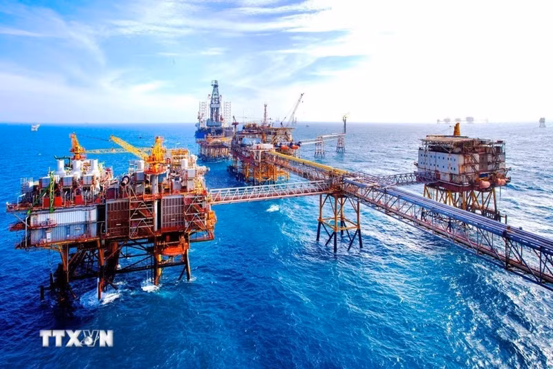 Les recettes issues du pétrole brut de la ville se sont élevées à 45 257 milliards de dôngs en 2025. Photo d'illustration : VNA.