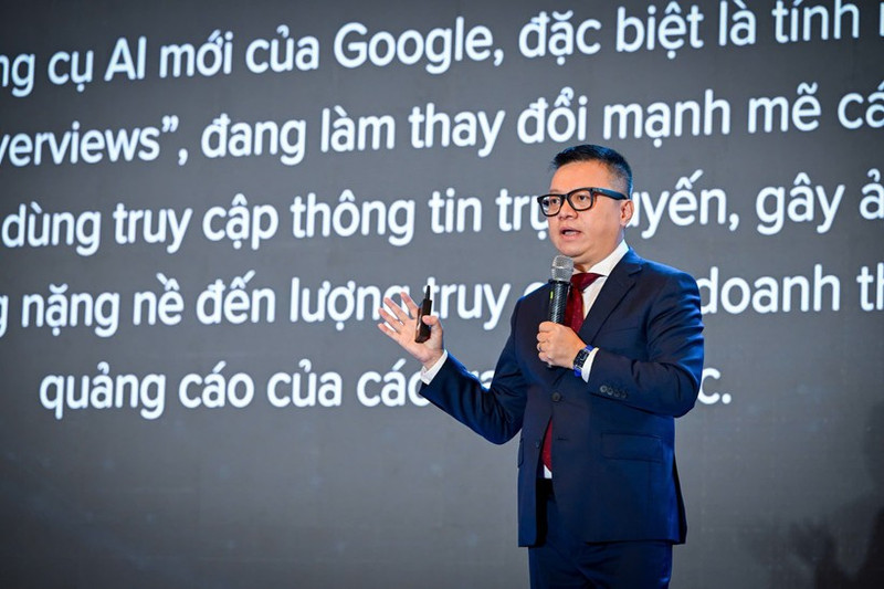 Le journaliste Le Quoc Minh s’exprime lors du 2e Forum national de la presse 2025. Photo : NDEL.