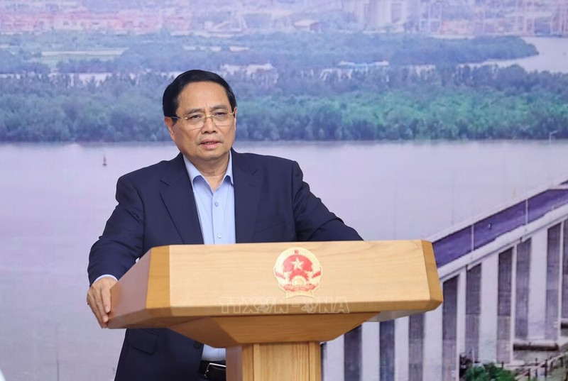 Le Premier ministre vietnamien Pham Minh Chinh préside la 21e réunion du Comité national de pilotage des ouvrages et projets clés du secteur des transports. Photo : VNA.