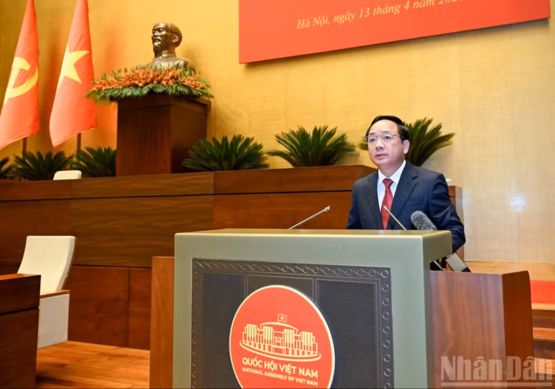 Trinh Van Quyet, membre du Bureau politique, secrétaire du CC et chef de la Commission de la sensibilisation, de l’éducation et de la mobilisation des masses du Parti communiste du Vietnam (PCV) lors de la conférence.Photo : NDEL.