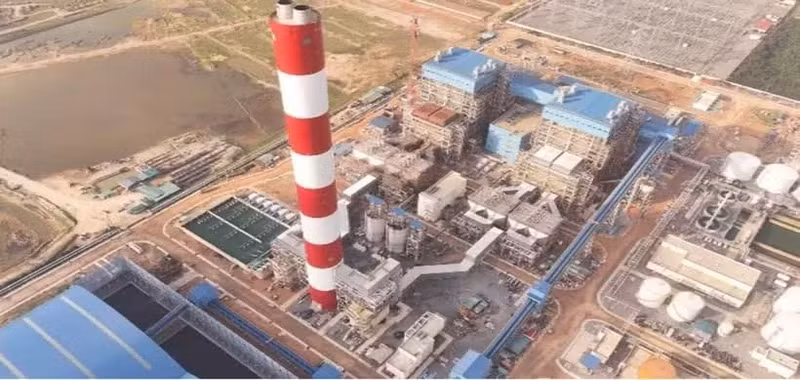 La centrale thermique de Quang Trach 1 applique les technologies les plus avancées au monde dans le domaine des centrales à charbon, avec des indicateurs optimisés de consommation de combustible et de faibles émissions. Photo : Nhân Dân.