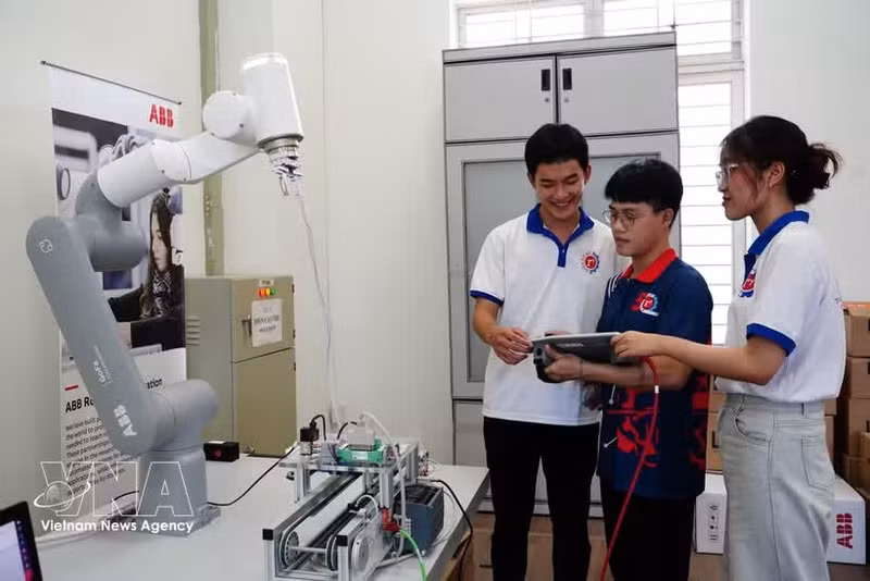 Le laboratoire national clé de mécatronique et applications de l'Université de la science et de la technologie, relevant de l'Université de Da Nang. Photo : VNA.
