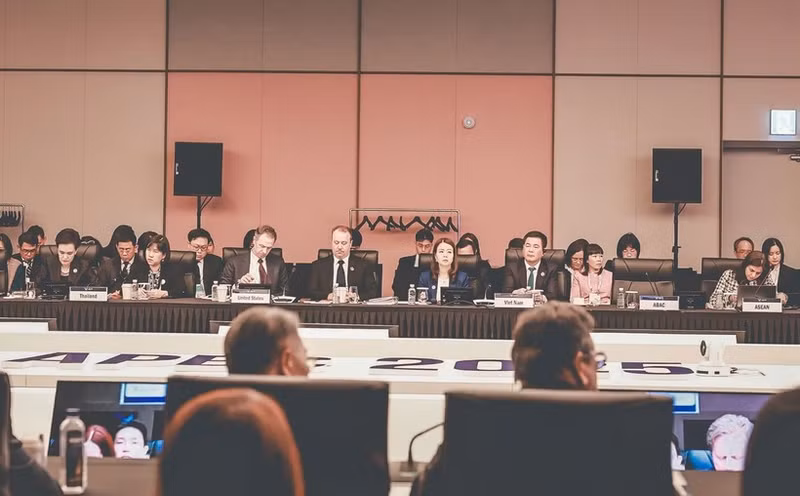 Le ministre Nguyen Hong Dien à la 36ᵉ réunion conjointe des ministres des Affaires étrangères et de l’Économie à Gyeongju. Photo : MOIT.