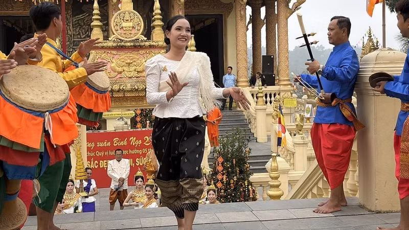 Les activités organisées en août au village de la culture et du tourisme des ethnies du Vietnam ont pour thème « À la découverte du delta du Mékong à travers la culture des Khmers ». Photo : VOV.