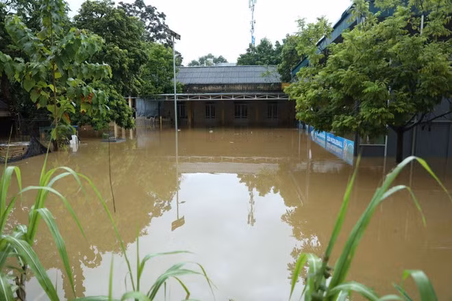 De fortes pluies ont provoqué des inondations dans plusieurs zones de la province de Tuyen Quang, au Nord du Vietnam. Photo : VNA.