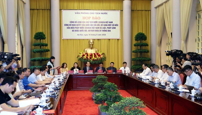 Panorama de la conférence de presse du Bureau présidentiel, le 16 juin 2025. Photo : VGP.
