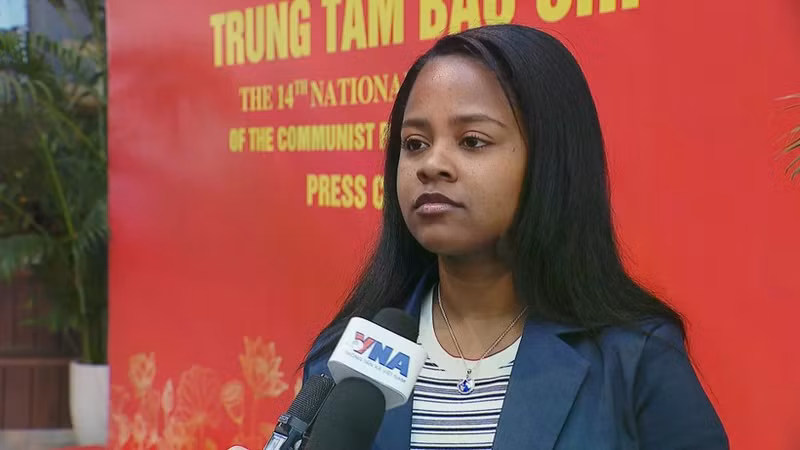 La journaliste Wennys Díaz Ballaga, envoyée spéciale du journal Granma du Parti communiste de Cuba. Photo : VNA.
