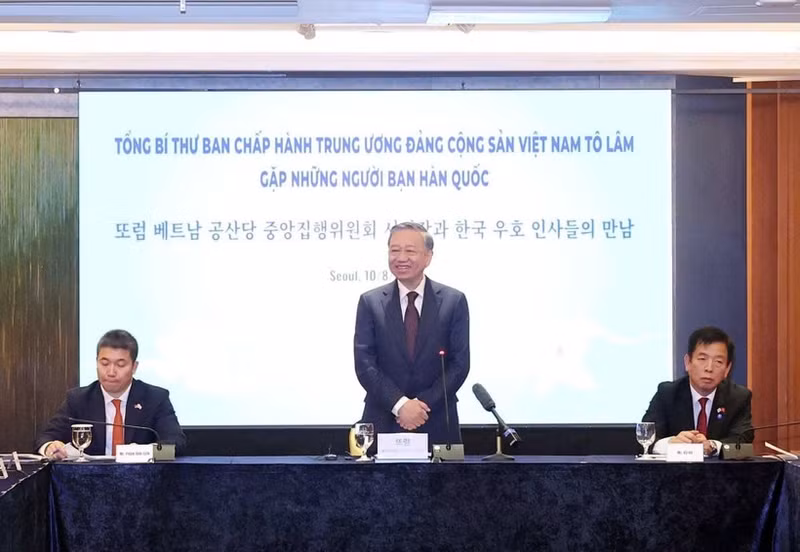 Le secrétaire général To Lam s'exprime lors de la rencontre. Photo : VNA.