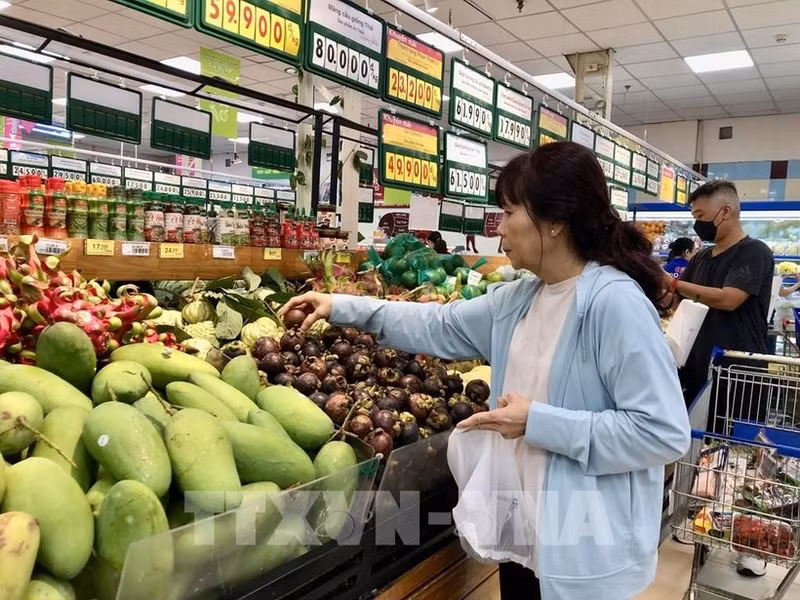 Abondance de fruits locaux sur le marché de Hô Chi Minh-Ville. Photo : VNA.