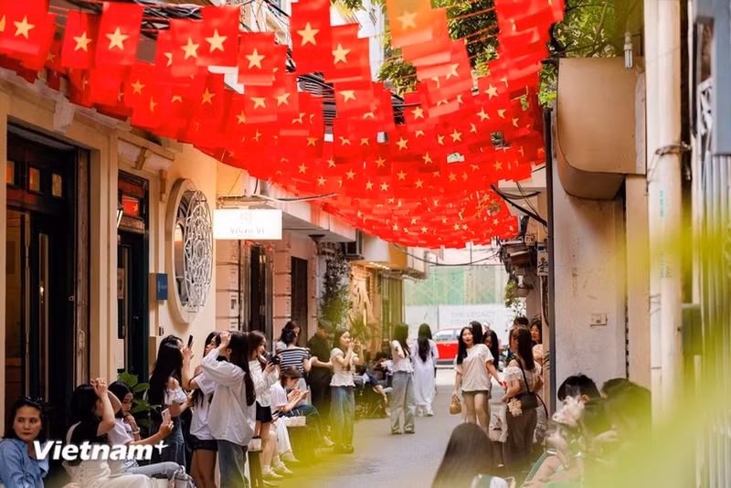 Un vaste programme d’activités culturelles et artistiques sera organisé pour célébrer le 80e anniversaire de la Révolution d’Août (19 août) et de la Fête nationale (2 septembre). Photo : VNA.