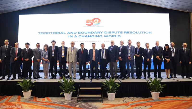 hoi-thao-quoc-te-territorial-and-boundary-dispute-resolution-in-a-changing-world-20251021190952.png