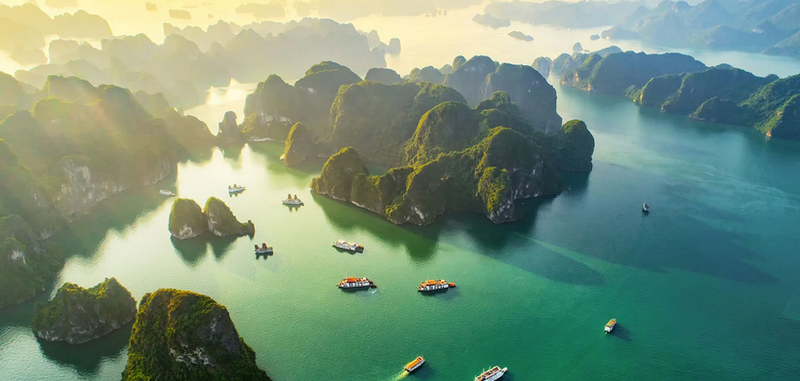 La baie de Ha Long a été reconnue à deux reprises par l'UNESCO comme site du patrimoine mondial naturel. Photo : NDEL.