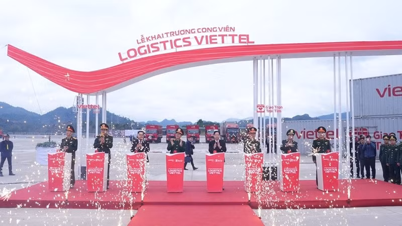 Le parc logistique Viettel, qui a ouvert ses portes en décembre 2024 à Lang Son, est le centre logistique le plus moderne et le plus intelligent du Vietnam. Photo : VNA.