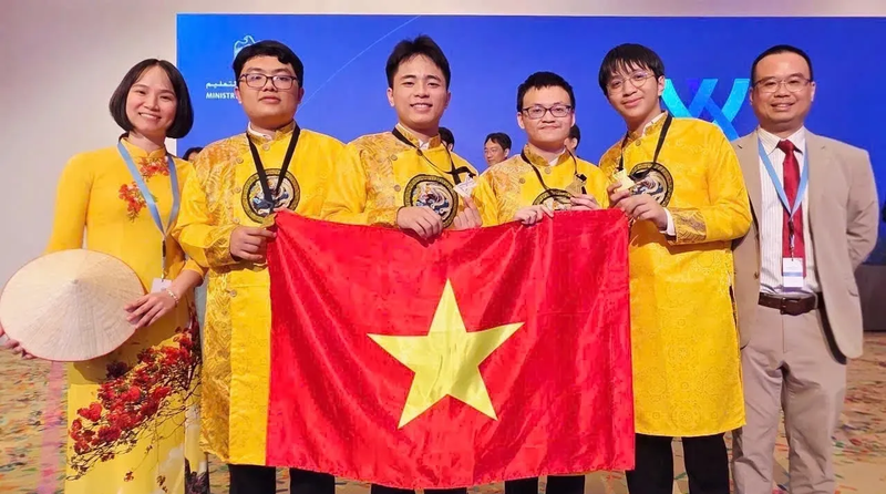 Les membres de la délégation vietnamienne aux Olympiades internationales de chimie 2025. Photo : Kinhtedothi.