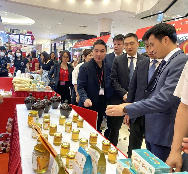Sous la direction du ministère de l’Industrie et du Commerce, le réseau de promotion commerciale a connu des progrès significatifs. Photo : Congthuong.