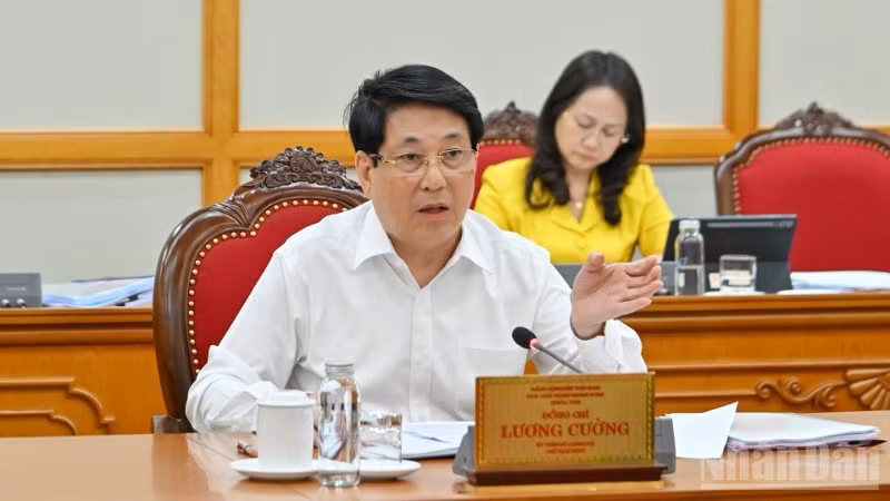 Le président de l'État et membre du Bureau Politique, Luong Cuong, lors de la réunion. Photo : NDEL.