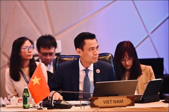 Le vice-ministre des Affaires étrangères, Dang Hoang Giang, lors des réunions des hauts officiels (SOM) de l’ASEAN, de l’ASEAN+3 et du Sommet de l’Asie de l’Est (EAS). Photo : VNA.