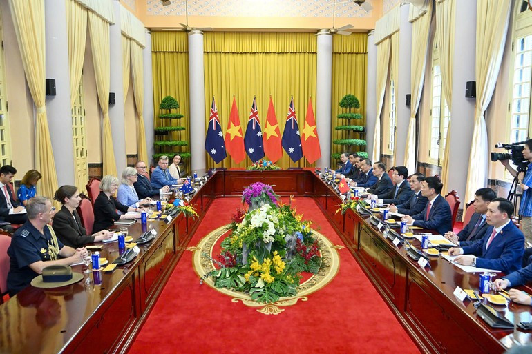 Entretien entre le président vietnamien Luong Cuong et la gouverneure générale d’Australie, Sam Mostyn. Photo : NDEL.