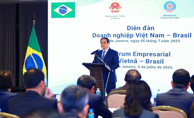 Le Premier ministre Pham Minh Chinh prend la parole lors du Forum d’entreprises Vietnam – Brésil. Photo : VNA.