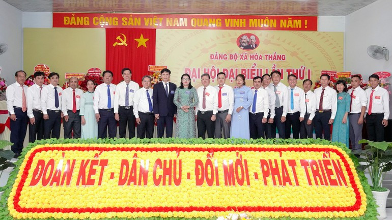 Le Comité du Parti de la commune de Hoa Thang organise son premier Congrès des délégués pour le mandat 2025-2030. Photo : NDEL.