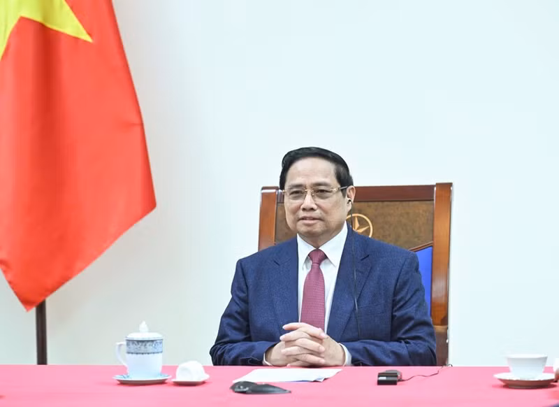 Le Premier ministre Pham Minh Chinh à l'entretien téléphonique. 