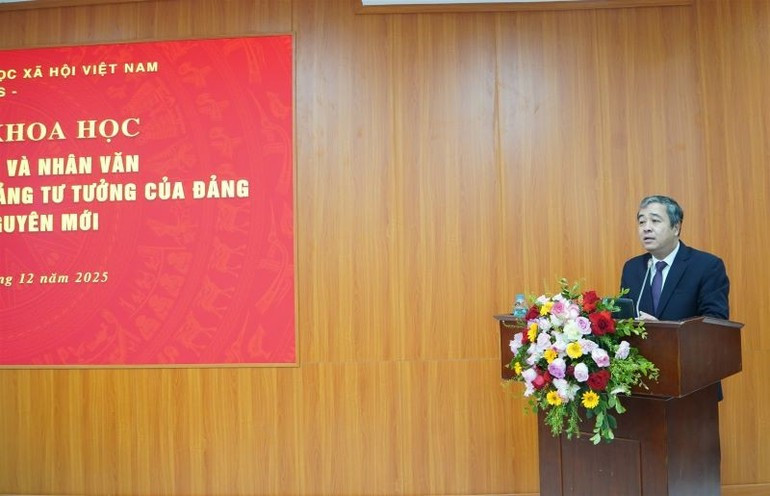 Le docteur Ngo Dong Hai, membre du Comité central du Parti et vice-chef de la Commission centrale de la sensibilisation, de l'éducation et de la mobilisation des masses s'exprime lors de l'événement. Photo : NDEL.