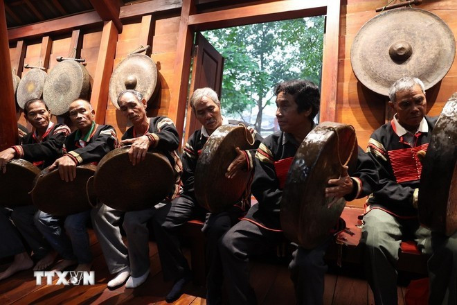 Dans la pratique, la culture vietnamienne affirme de plus en plus son rôle en tant que ressource de développement et force douce nationale. Photo : VNA.