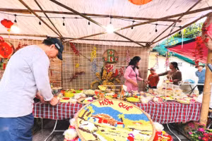 Le métier traditionnel du xoi de Phu Thuong est inscrit au patrimoine culturel immatériel national. Photo : Tue Lam.