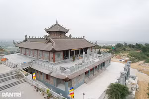 [Photo] Hommage aux héros nationaux au sein de la pagode de la tour Tuong Long à Hai Phong
