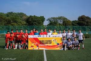 Finale du tournoi de football masculin. Photo : Comité de liaison de la communauté vietnamienne à Singapour.
