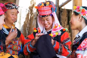 La broderie de Lo Lo Chai : une tradition qui se réinvente