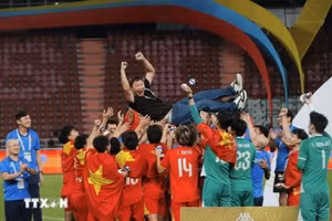 L’entraîneur Kim Sang-sik établit un record inédit. Photo : VNA.