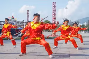 L'esprit de passion pour les arts martiaux a été préservé et transmis de génération en génération par les habitants de Binh Dinh, terre des arts martiaux. Photo : Vietnam+.