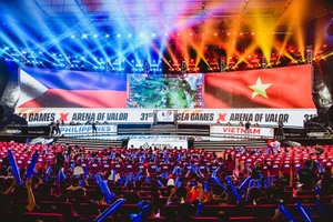 La finale de l’épreuve Arena of Valor entre les Philippines et le Vietnam aux 31es SEA Games se déroule dans une ambiance survoltée. Photo : cellphones.