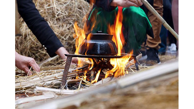 La fête de la cuisson du riz au village Thi Câm ảnh 4