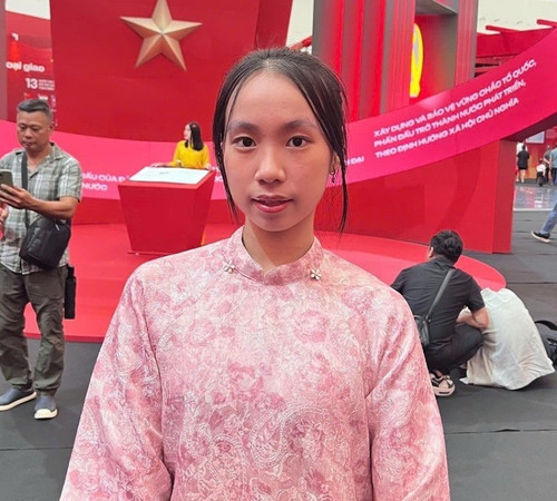 Bui Thu Uyen, étudiante à l’Université de santé publique. Photo : NDEL. bui-thu-uyen-ndel.jpg