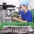 L’entreprise à capitaux français Neo Optical, située dans la province de Bac Ninh, est spécialisée dans la fabrication de lunettes destinées à l’exportation et emploie plusieurs centaines de personnes. Photo : VNA.