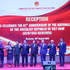 L'ambassadeur du Vietnam au Laos, Nguyen Minh Tam, et des invités lors de la réception diplomatique. Photo : VNA.