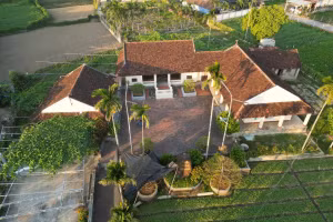 Une maison de 320 ans, située au bord de la rivière Kon, dans le village de Thuan Nghia, commune de Tay Son, province de Binh Dinh. Photo : vnexpress.net