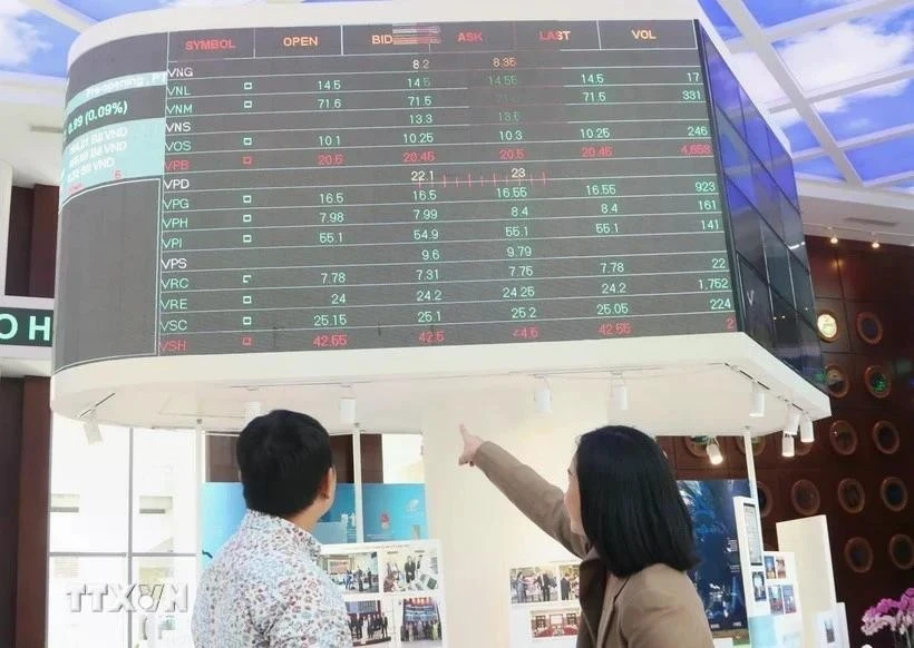 Investisseurs à la Bourse de Ho Chi Minh-Ville. Photo : VNA.