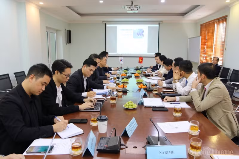 Réunion au siège de l’Institut de recherche mécanique du Vietnam. Photo : congthuong