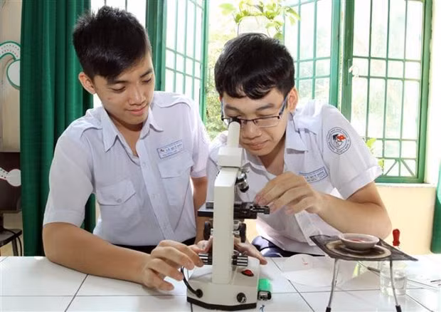 Des lycéens du lycée Lê Quy Dôn à Hô Chi Minh-Ville. Photo: VNA