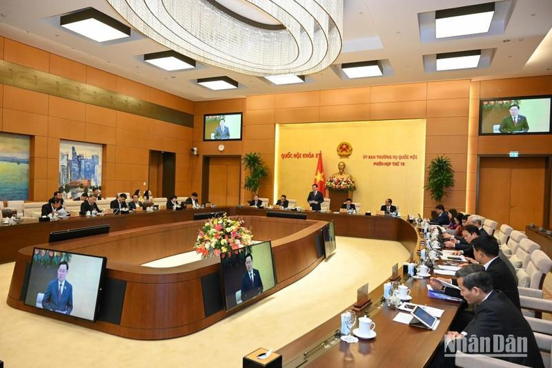 Le Président de l’Assemblée nationale, Vuong Dinh Huê, lors de la cérémonie d'ouverture de la 8e session du Comité permanent de l'Assemblée nationale. Photo : VNA.