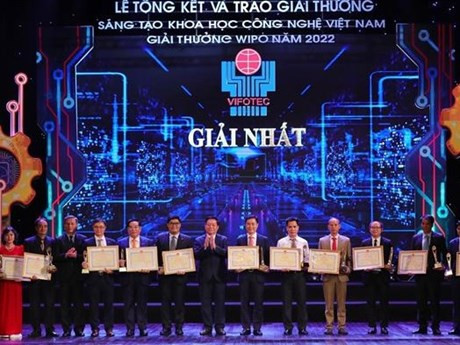 Remise des Prix de l'innovation scientifique et technologique du Vietnam 2022