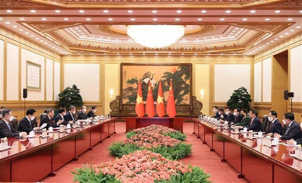 Le Premier ministre vietnamien, Pham Minh Chinh, s'entretient avec son homologue chinois, Li Qiang. Photo : VNA.