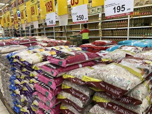 Le riz vendu dans un supermarché à Bangkok. Photo : VNA.